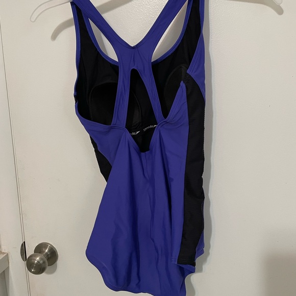 Speedo Endurance Purple Black Racerback One piece Swimsuit built in bra size 8 - Picture 5 of 7